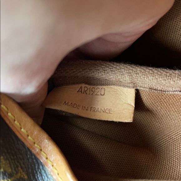 Louis Vuitton bag - Picture 4 of 11